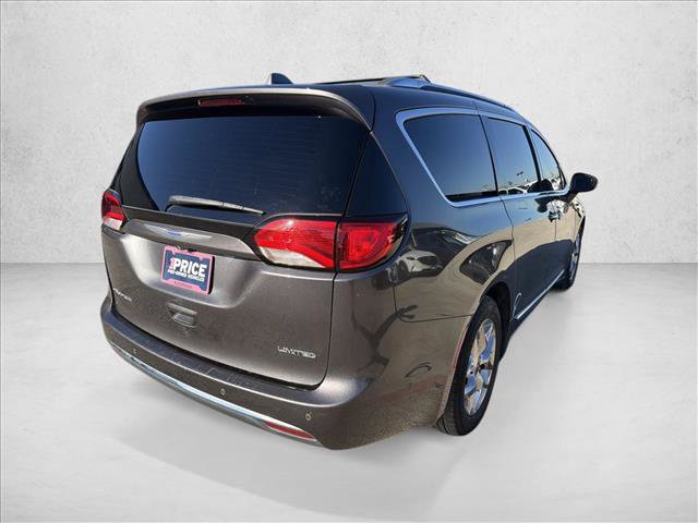 Used 2018 Chrysler Pacifica Limited w/ Advanced Safetytec Group FWD image 5