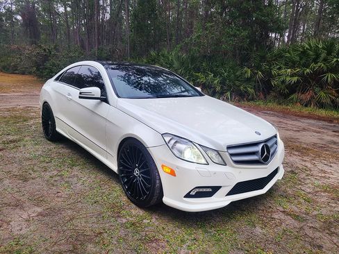 Used 2010 Mercedes-Benz E 550 Coupe image 3