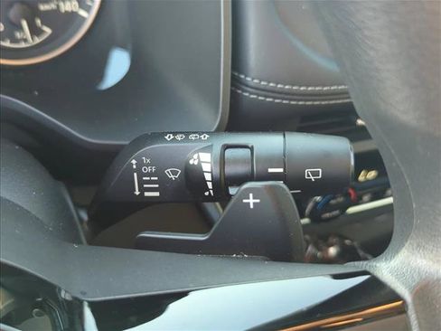 Used 2023 Nissan Rogue SV FWD image 20