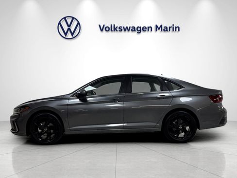 New 2027 Volkswagen Jetta SE FWD image 2