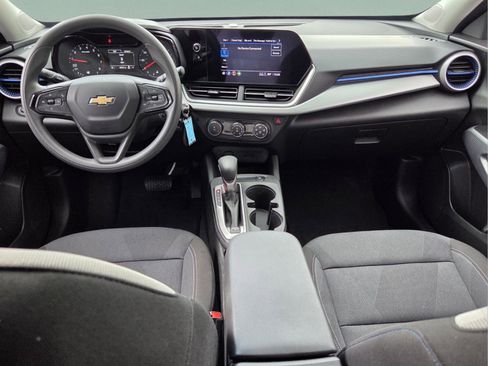 Used 2025 Chevrolet Trax LS w/ Driver Confidence Package FWD image 13