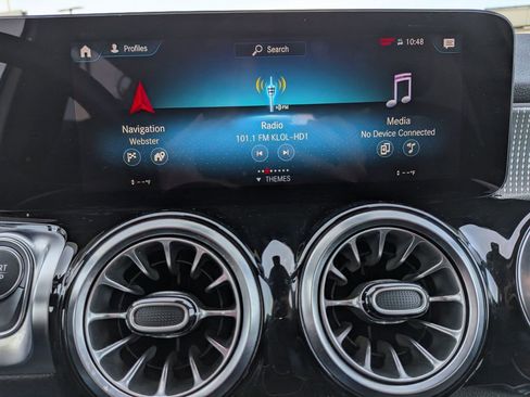 Used 2023 Mercedes-Benz EQB 300 4MATIC w/ Exclusive Package image 17