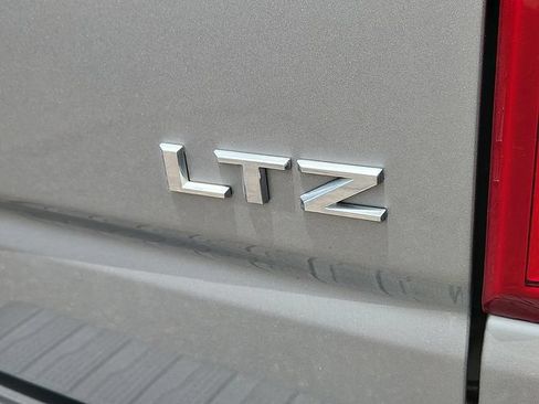 Used 2023 Chevrolet Silverado 1500 LTZ w/ LTZ Convenience Package II AWD/4WD image 9