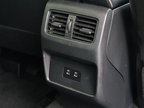 Used 2024 Nissan Rogue SV image 33