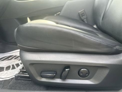 Used 2023 Nissan Rogue SV w/ SV Premium B Package image 16