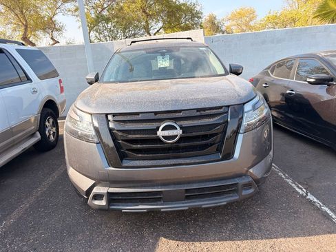 Used 2022 Nissan Pathfinder SV w/ SV Black Package FWD image 3