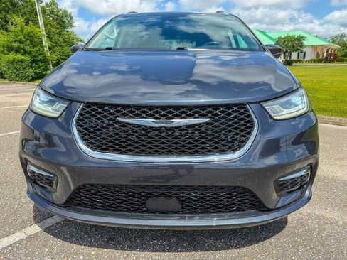 Used 2021 Chrysler Pacifica Touring-L image 5