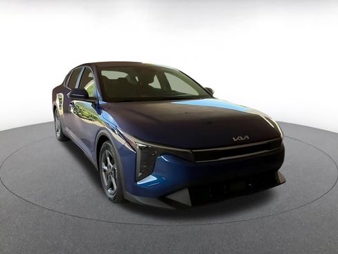 Used 2025 Kia K4 FWD image 3