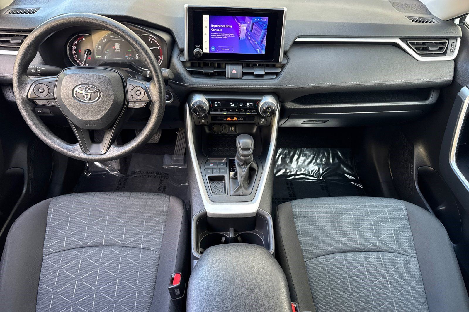 Used 2025 Toyota RAV4 XLE FWD image 16