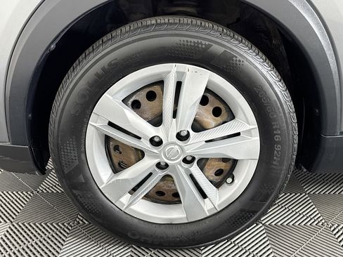 Used 2020 Nissan Kicks S image 34