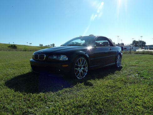 Used 2003 BMW M3 Convertible image 3
