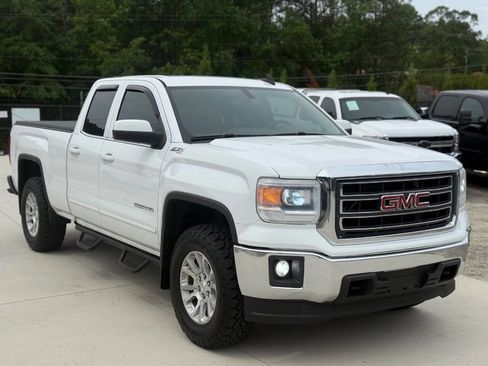 Used 2015 GMC Sierra 1500 SLE w/ SLE Value Package AWD/4WD image 4