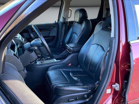 Used 2016 Chevrolet Traverse LT image 19