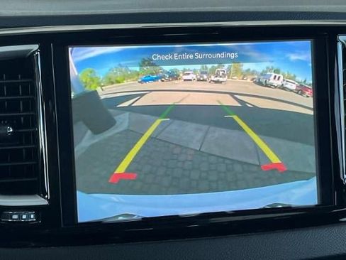 Used 2023 Chrysler Pacifica Touring-L FWD image 29