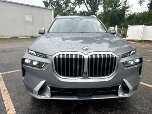 Used 2025 BMW X7 xDrive40i AWD/4WD image 4
