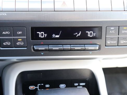 Used 2024 Hyundai Kona SEL AWD/4WD image 33