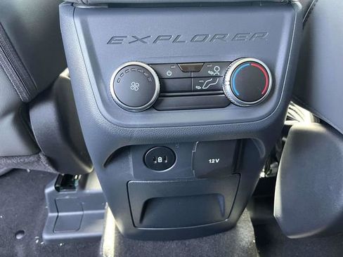New 2026 Ford Explorer Active RWD image 7