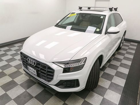 Used 2023 Audi Q8 Premium w/ Convenience Package AWD/4WD image 6