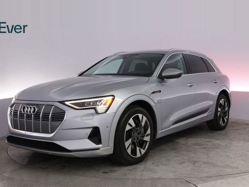 Used 2023 Audi e-tron Premium Plus w/ Premium Plus Package AWD/4WD image 2