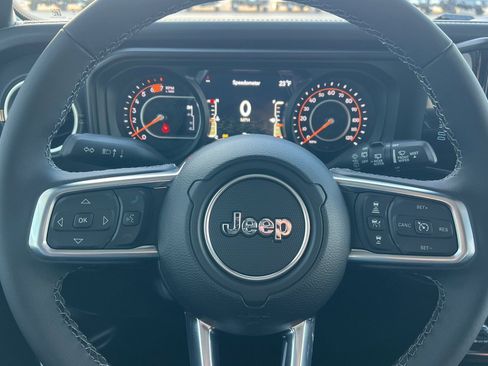 New 2026 Jeep Wrangler Unlimited Sahara AWD/4WD image 23