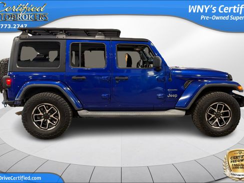 Used 2019 Jeep Wrangler Unlimited Sahara AWD/4WD image 4
