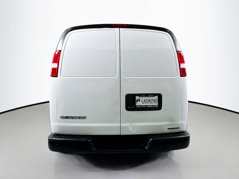 Used 2021 Chevrolet Express 2500 w/ Driver Convenience Package RWD image 7