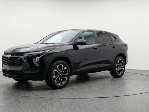 Used 2025 Chevrolet TrailBlazer LT image 3