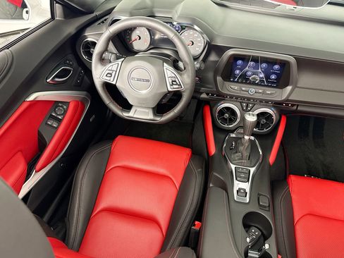 Used 2020 Chevrolet Camaro LT image 29