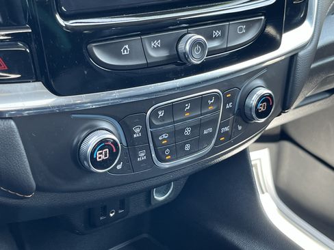 Used 2018 Chevrolet Traverse LT AWD/4WD image 33