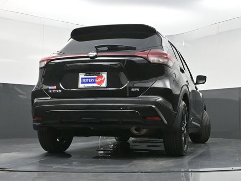 Used 2023 Nissan Kicks SR w/ SR Premium Package FWD image 30