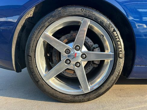 Used 2005 Chevrolet Corvette Coupe w/ Preferred Equipment Group RWD image 25