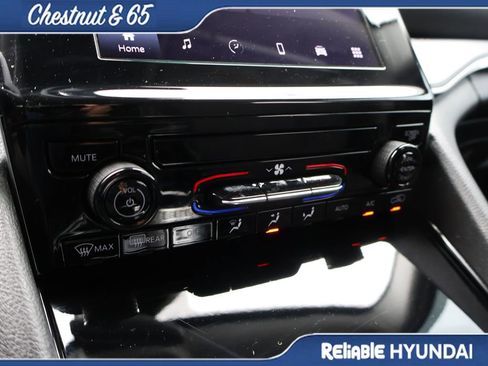 Used 2023 Jeep Grand Cherokee Laredo X image 37