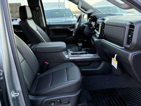 New 2026 Chevrolet Silverado 1500 LTZ w/ LTZ Premium Package AWD/4WD image 23