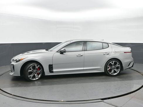 Used 2019 Kia Stinger GT2 image 6