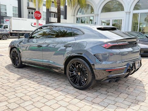 Used 2025 Lamborghini Urus SE image 16