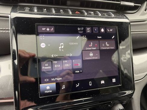 Used 2022 Jeep Grand Cherokee Altitude AWD/4WD image 16