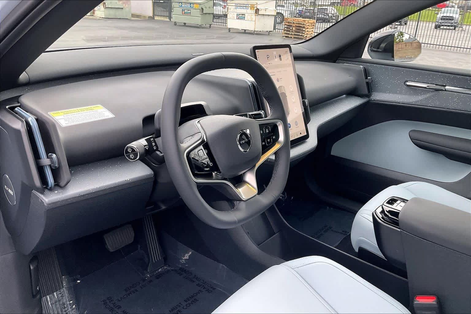Used 2025 Volvo EX30 Ultra RWD image 17