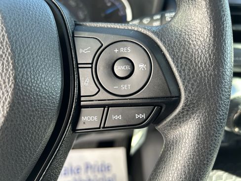 Certified 2025 Toyota RAV4 LE AWD/4WD image 25