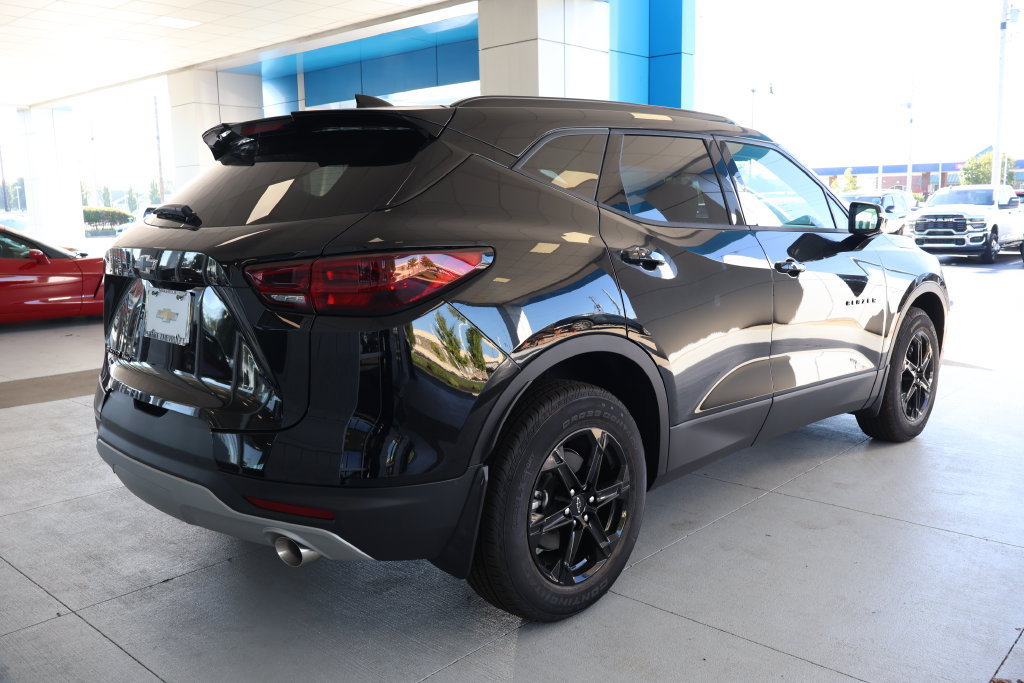 New 2026 Chevrolet Blazer LT w/ Sound & Technology Package AWD/4WD image 8