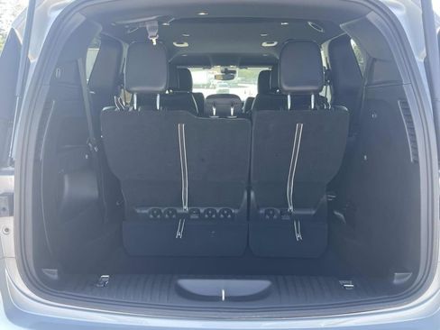 Used 2023 Chrysler Pacifica Touring-L w/ S Appearance Package FWD image 11