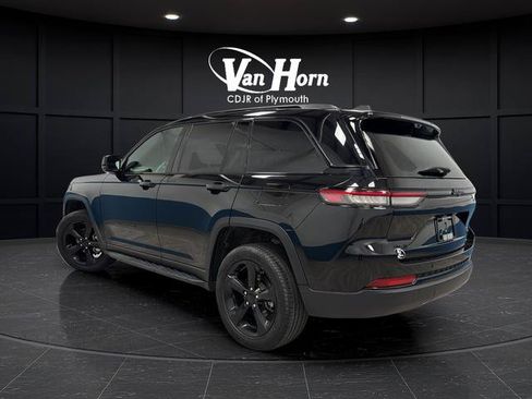 Certified 2024 Jeep Grand Cherokee Limited w/ Luxury Tech Group II AWD/4WD image 5