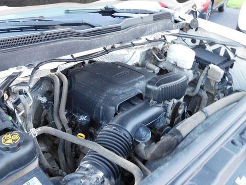 Used 2018 Chevrolet Silverado 2500 W/T AWD/4WD image 28