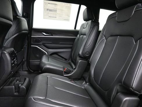 New 2026 Jeep Grand Cherokee L Limited w/ Limited Altitude Package image 19