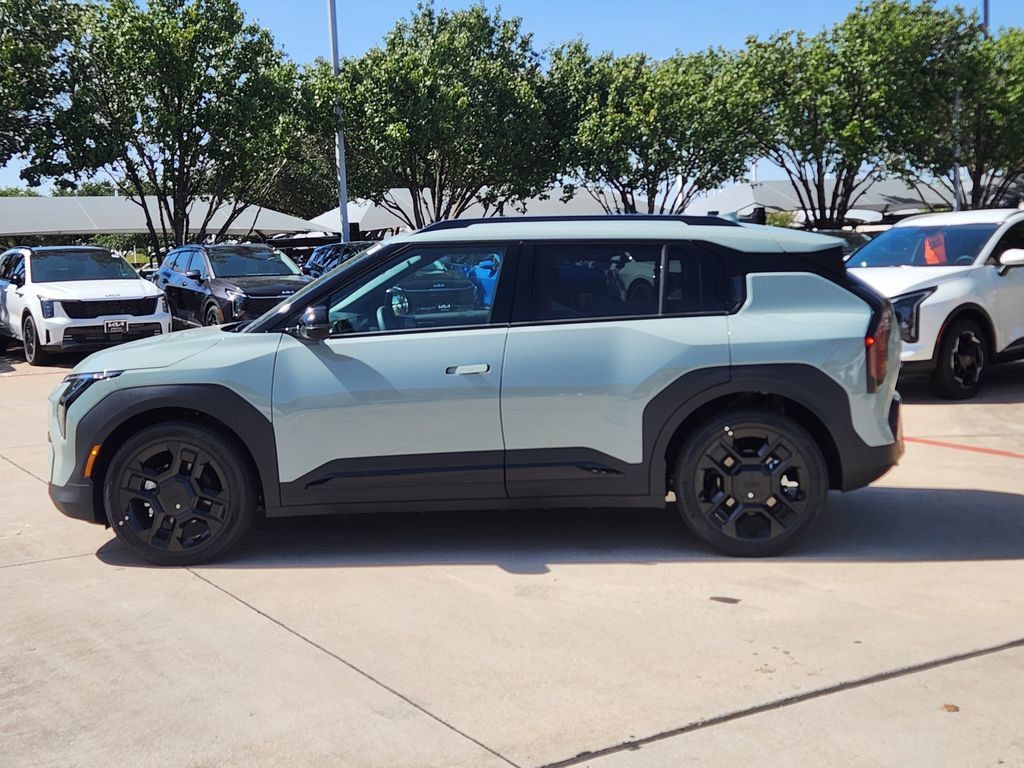 New 2027 Kia EV3 Wind FWD image 3