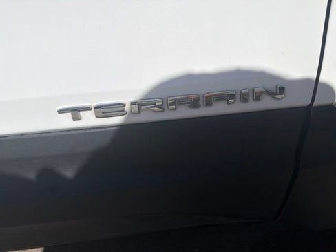 Used 2024 GMC Terrain SLT AWD/4WD image 13