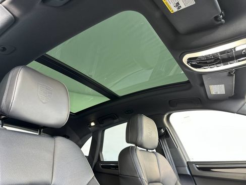 Certified 2026 Porsche Macan AWD/4WD image 19