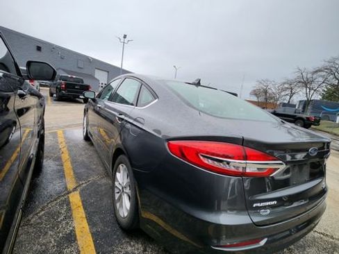 Used 2020 Ford Fusion SE image 7