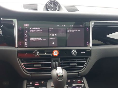 New 2026 Porsche Macan image 22