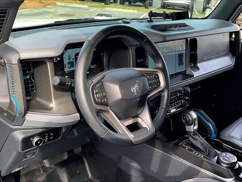 Used 2024 Ford Bronco Black Diamond image 16