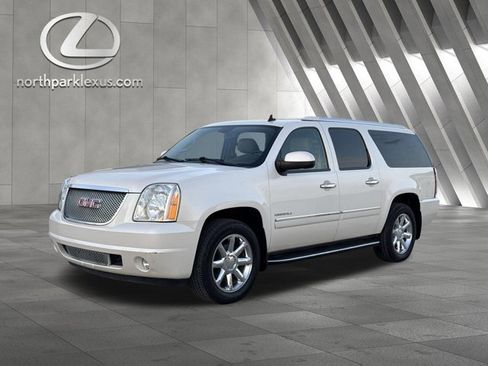 Used 2014 GMC Yukon XL Denali image 3